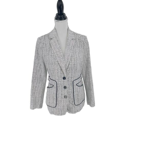 Blazer  - Picture 1 of 10